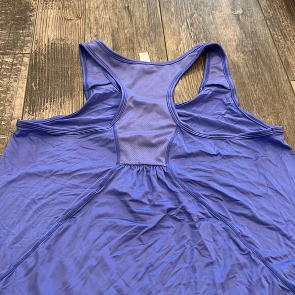 Gap workout tank small - Picture 6 of 9